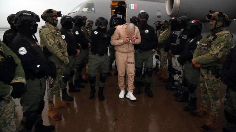 A cárteles se les debe ‘cazar’ como a Al Qaeda: director del FBI