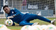 Millonarios deberá buscar arquero tras la expulsión de Iván Arboleda ante Santa Fe