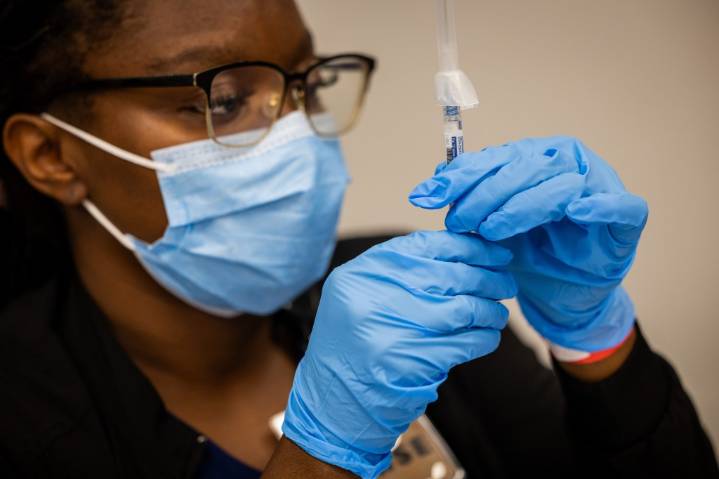 Illinois issues its own COVID-19 vaccines recommendations