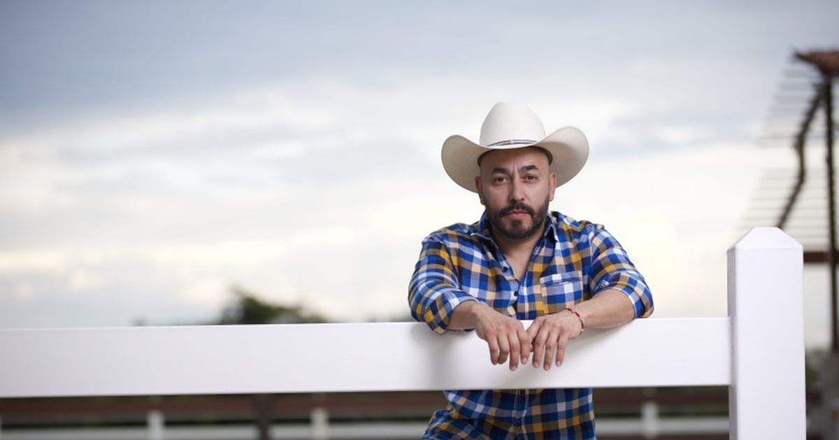 Lupillo Rivera revela que tiene pérdida de la audición