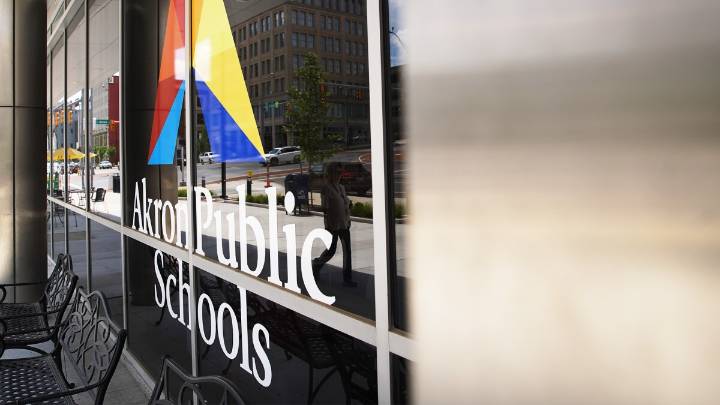 Akron school board votes to proceed with termination of facilities director