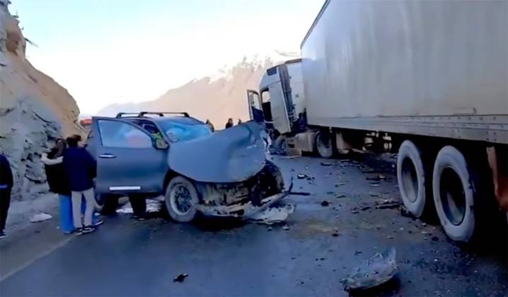 Ruta Nacional Nº3: chocaron un camión y una camioneta
