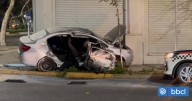 Vehículo termina con su lado derecho destruido en accidente en Santiago: indagan consumo de alcohol
