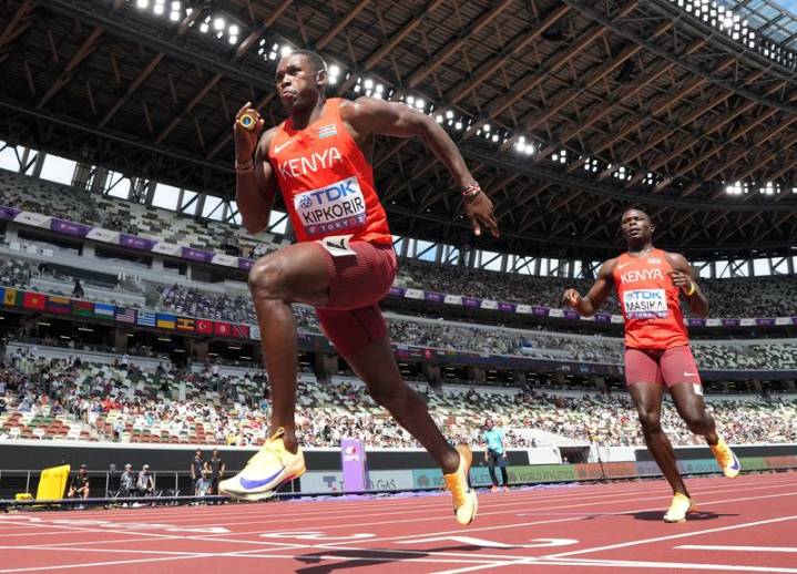 Athletics-US through to 4x400 final, South Africa miss out on 4x100