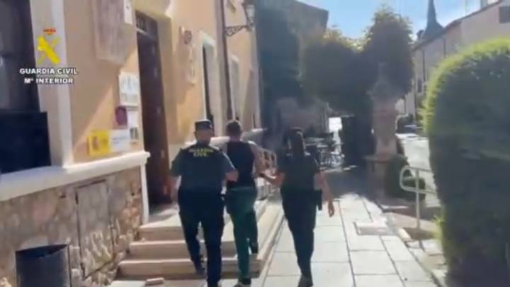 Detenido un joven en Lerma por amenazar de muerte a su madre con dos cuchillos