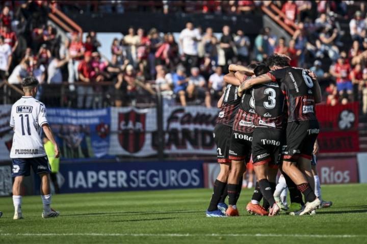 Patronato busca sellar la clasificación al Reducido ante Almagro en Paraná