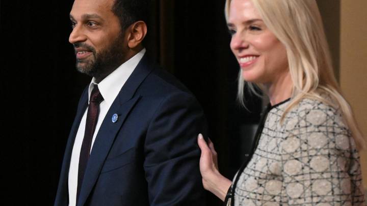 El director del FBI Kash Patel defiende su liderazgo en la agencia en una tensa audiencia en el Senado