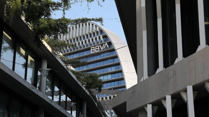 El BBVA se abre a controlar al Sabadell con solo el 30% de las acciones