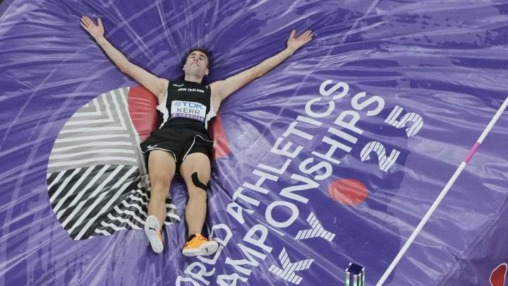 Kiwi Kerr soars to add world crown to Olympic title