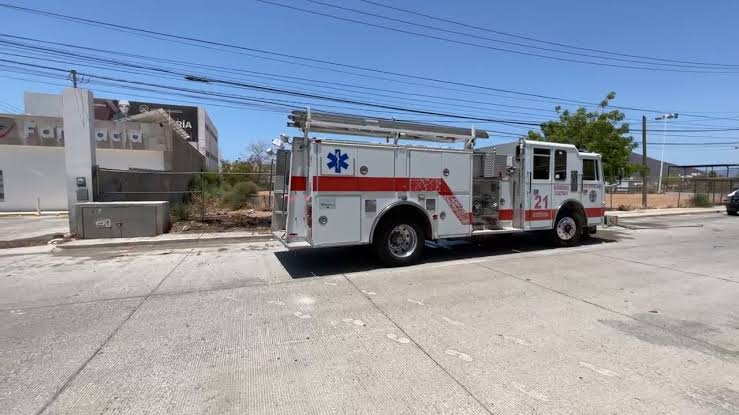 Controlan incendio de maleza