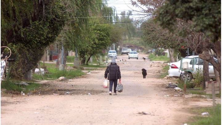 Santa Fe cuestionó los datos de pobreza del Indec: "No reflejan la realidad, a diario vemos cómo crece la demanda"