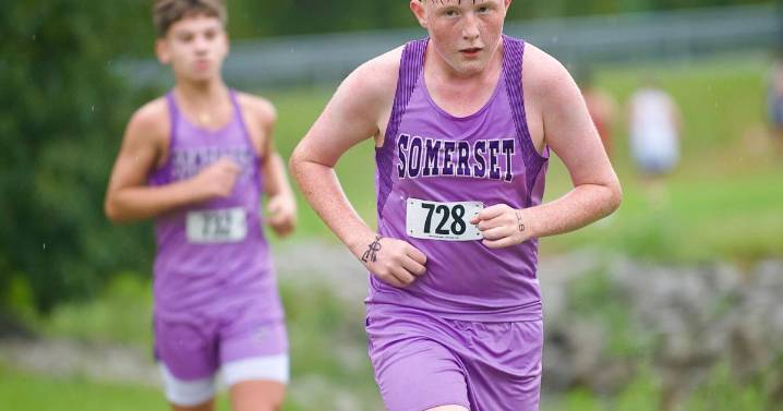 Local runners take on Wayne County Invitational