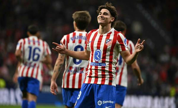 Hat trick de Julián Álvarez y abrazo con Simeone en el triunfo del Atlético Madrid ante Rayo Vallecano