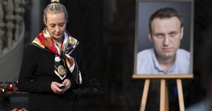 Alexei Navalny's widow says lab reports show her husband was poisoned