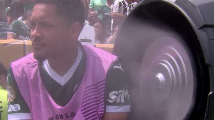 Vitor Roque enciende el 'ventilador'<br>