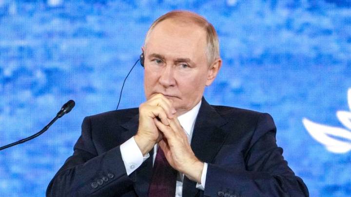 Putin says Western troops would be ‘legitimate targets’ if they are in Ukraine