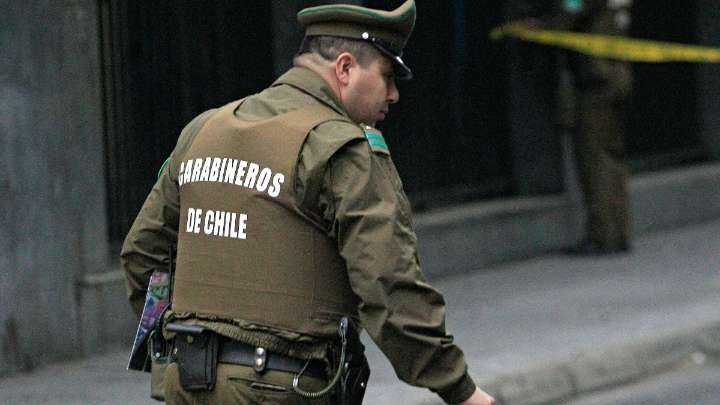 Carabinero de civil frustró robo en Estación Central disparando a delincuente: Intentaron asaltar a una persona entre 8