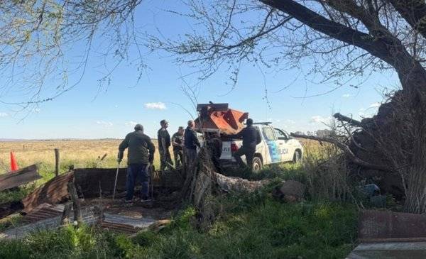 Allanan un campo de Pringles para recuperar una fertilizadora robada