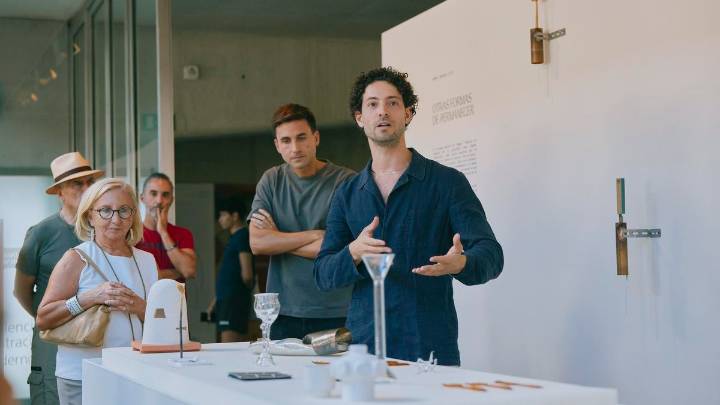 'Otras formas de permanecer': la mesa como escenario de la artesanía contemporánea