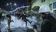 Manifestantes de la generación Z se enfrentan a la policía en Perú