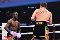Terence Crawford defeats Canelo Alvarez by unanimous decision