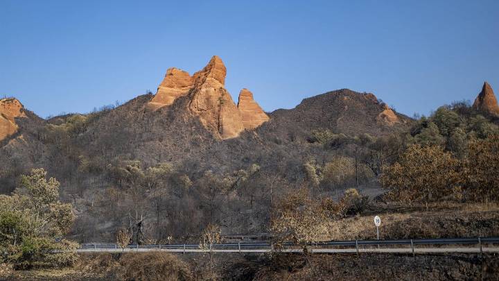 De lleno total a vacío absoluto: el fuego provoca cancelaciones masivas en Las Médulas
