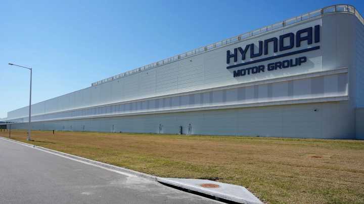 ICE detains 450 workers at Hyundai’s Georgia plant and South Korean government responds