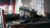 Atacan con un cóctel molotov un edificio de Monforte de Lemos después de anunciarse que será un centro para menores migrantes
