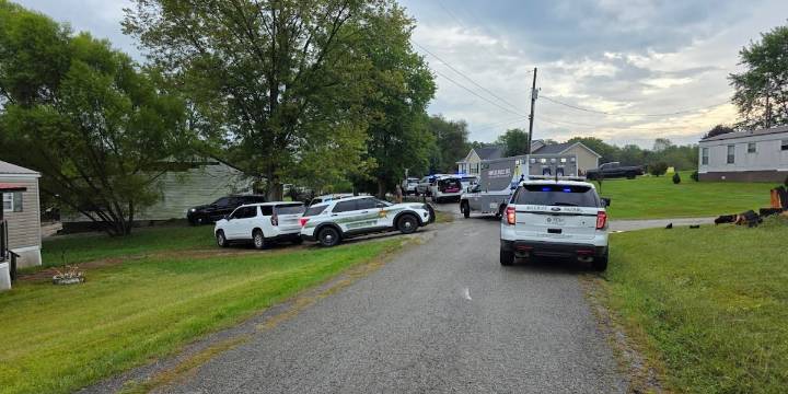 Deputies investigating after woman shot in Laurel County
