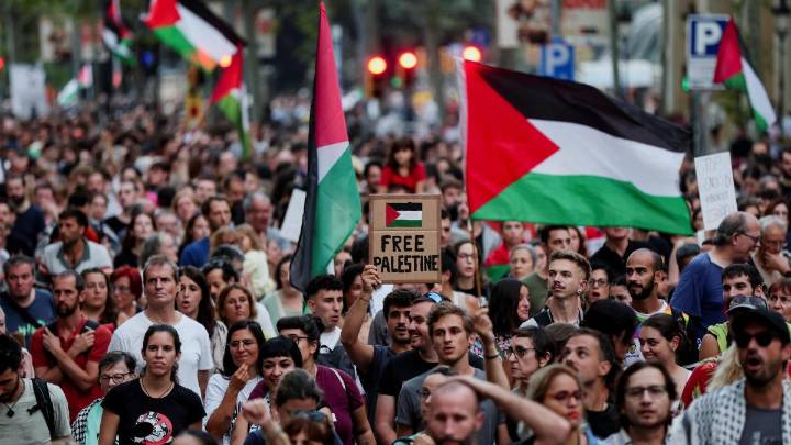 Multitudinarias marchas en Barcelona y Madrid para denunciar el “genocidio” de Israel en Gaza