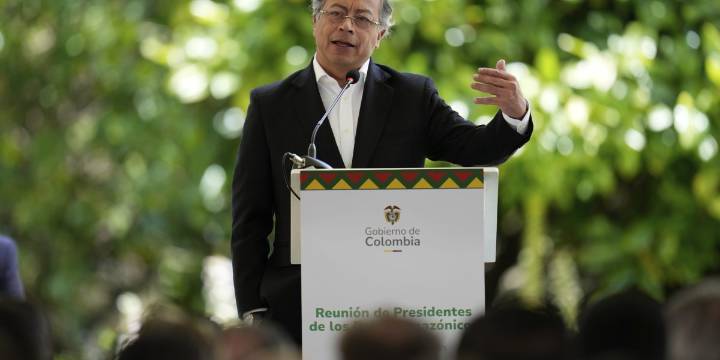 Trump smacks Colombia with failing to cooperate in drug war for first time in nearly 30 years, stunning long