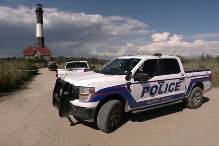 Hombre se suicida tras saltar de un faro en Fire Island