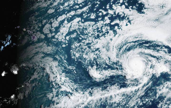 Kiko holds at Category 4 strength as it churns toward Central Pacific