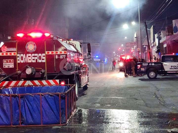 Fuerte incendio en el Pasito moviliza a bomberos y autoridades municipales