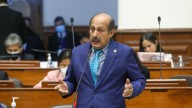 Comisión de Ética pide descargos a congresista Héctor Valer por altercado con periodista