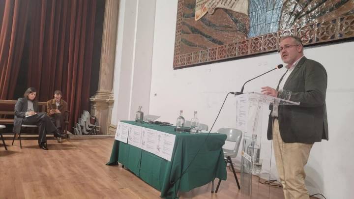 El Gobierno de Castilla-La Mancha ofrece los mecanismos de la Ley de Simplificación pequeños municipios para agilizar trámites administrativos y proyectos urbanísticos