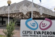 Una adolescente en moto, chocó a un niño de 3 años