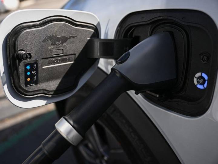 Automakers on the hook under EV mandate if sales don’t ramp up