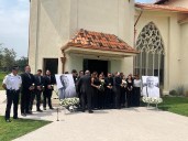 Rinden homenaje al Tío Mau afuera de la Milarca