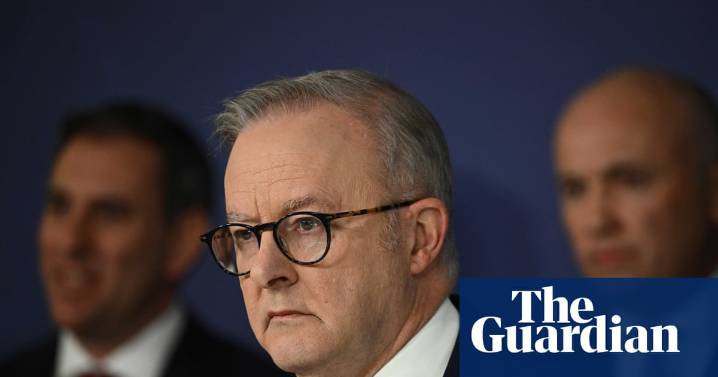 Labor’s 2035 emissions target; ABC barred from Trump’s UK press conference; and a blackbird’s message
