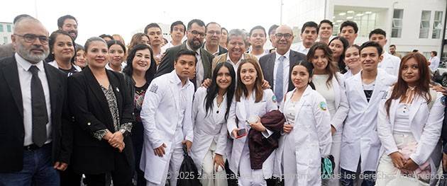 INDISCUTIBLE EL APOYO A LA UNIVERSIDAD: MONREAL