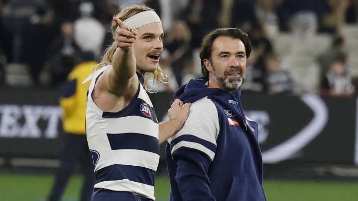 AFL 2025: Geelong coach Chris Scott, star Bailey Smith apologise for verbally abusing women in separate incidents, latest news