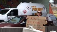 Un viacrucis y dolor viven diario familias de víctimas de explosión de pipa