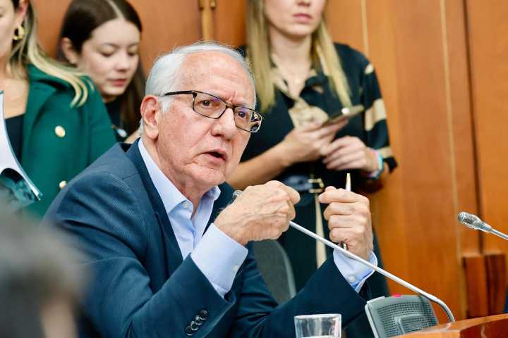 MinSalud advierte retrocesos en ponencia alternativa de la reforma
