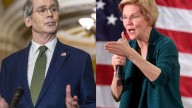 "Trump debería dejar de regalar nuestro dinero a sus amigos corruptos"