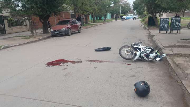 Sáenz Peña: motociclista perdió la vida al chocar contra un auto