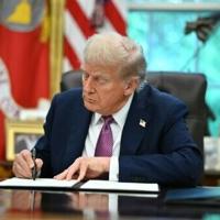 Trump amps up crackdown rhetoric with Chicago 'war' threat