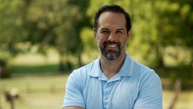 Veteran, ex-CIA officer enters race for Mitch McConnell's long