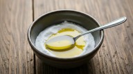 Mezclar aceite de oliva con bicarbonato: por qué recomiendan hacerlo y el beneficio que genera