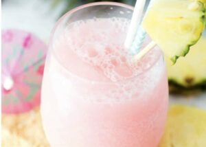 Tropical pink mocktail – the perfect fruity drink